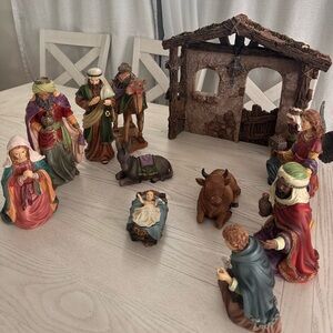12pcs Nativity Scene Set with Stable